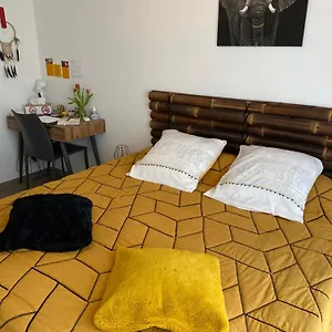 La Croisee D Avec Sanitaires Partages Privatunterkunft