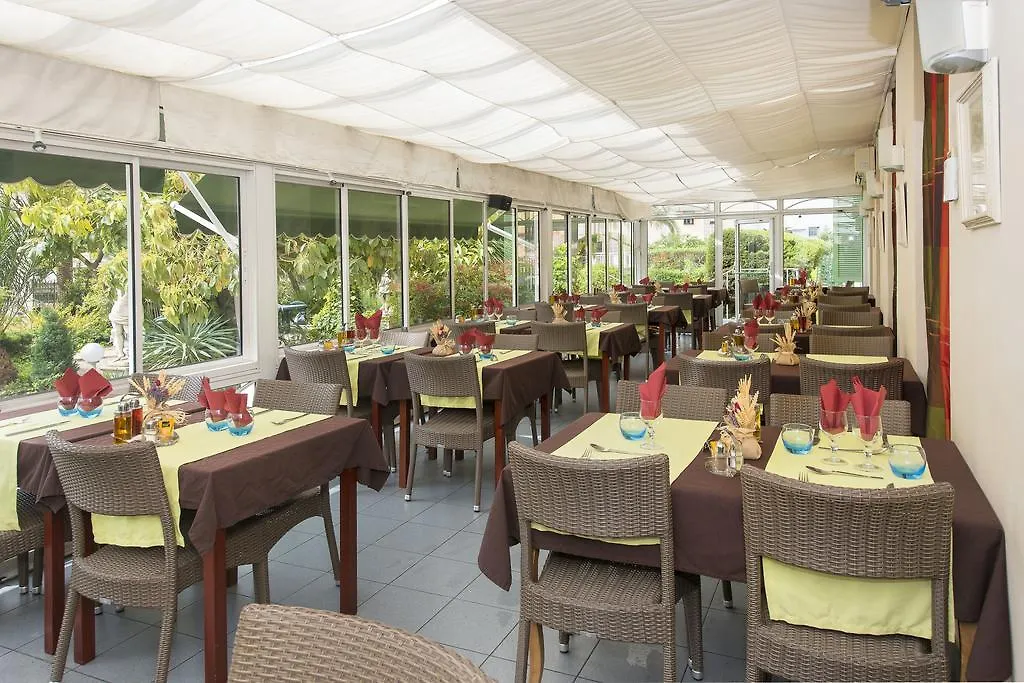Hotel Verlaine Cannes 4*,  France
