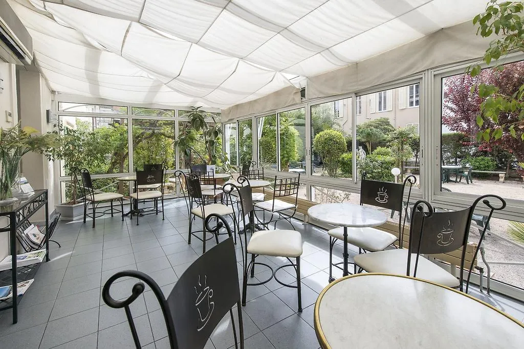 ****  קאן Hotel Verlaine צרפת